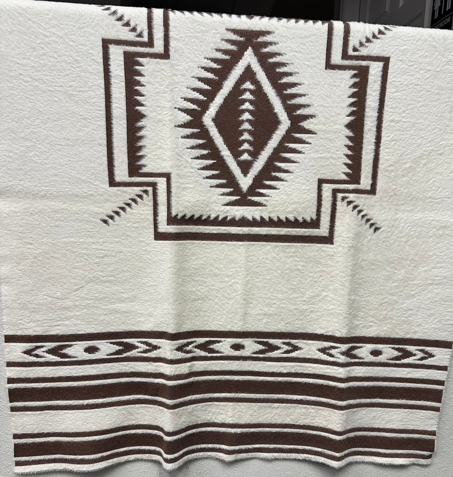 Beige/Tan Venario soft Blanket